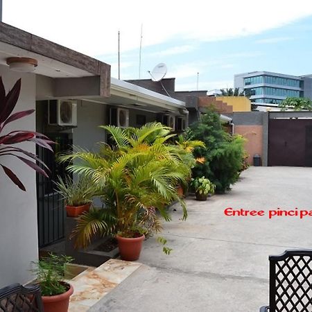 Green Lodge Kinshasa Exterior photo