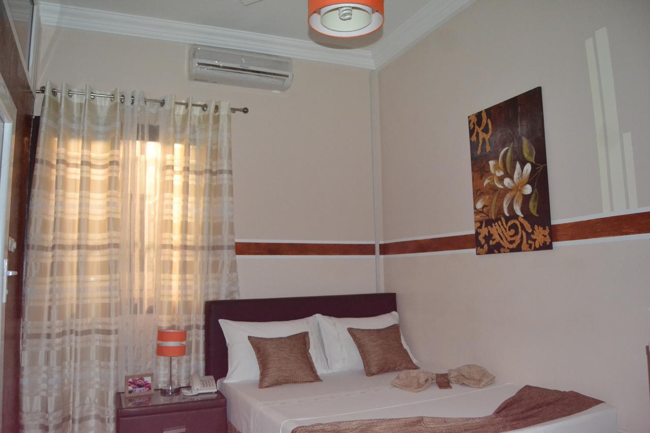 Green Lodge Kinshasa Exterior photo